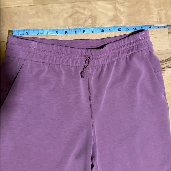 Lululemon Softstreme High-Rise Straight Leg Cropped Pant in Velvet Dust Size 10 - Picture 9 of 16